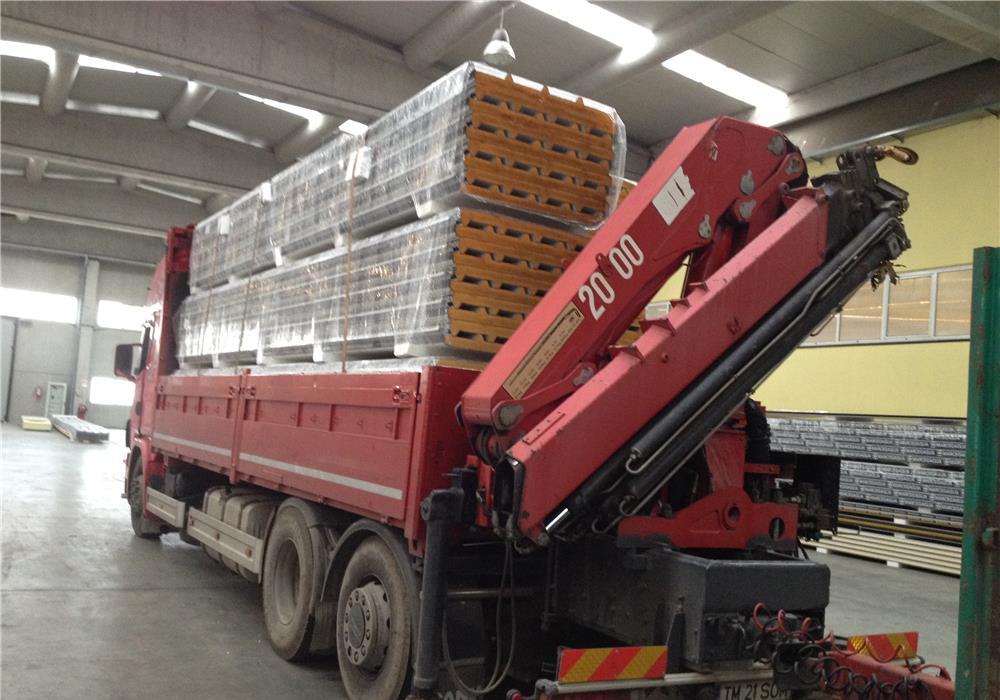 camion cu macara de inchiriat  1-15 tone