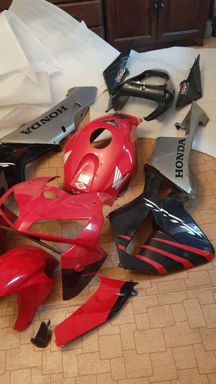 Carene rezervor, aripa, laterale Honda CBR 600rr 2003-2006, Impecabile, originale