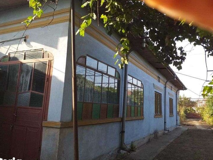 Casa 127 m2 + Dependinte + Curte 1100 m2