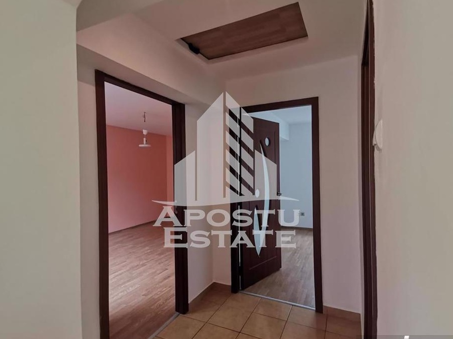 Casa 2 camere la curte comuna, Giroc