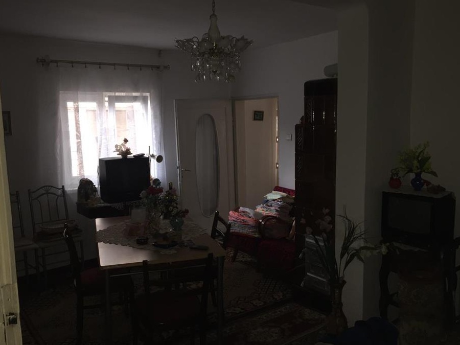 Casa 3 cam si teren 460 mp zona sarata biserica 65000 eur