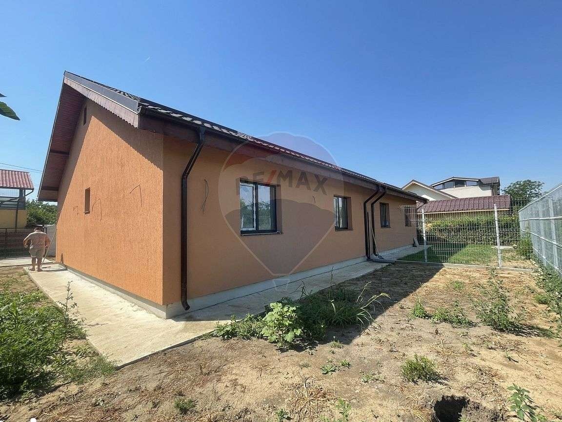 Casă 3 Camere cu 256 MP Teren, zona linistita in Clinceni