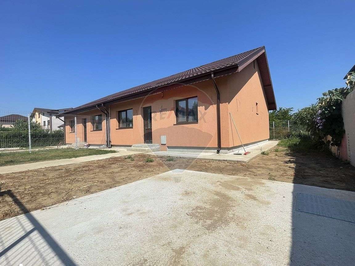 Casă 3 Camere cu 256 MP Teren, zona linistita in Clinceni