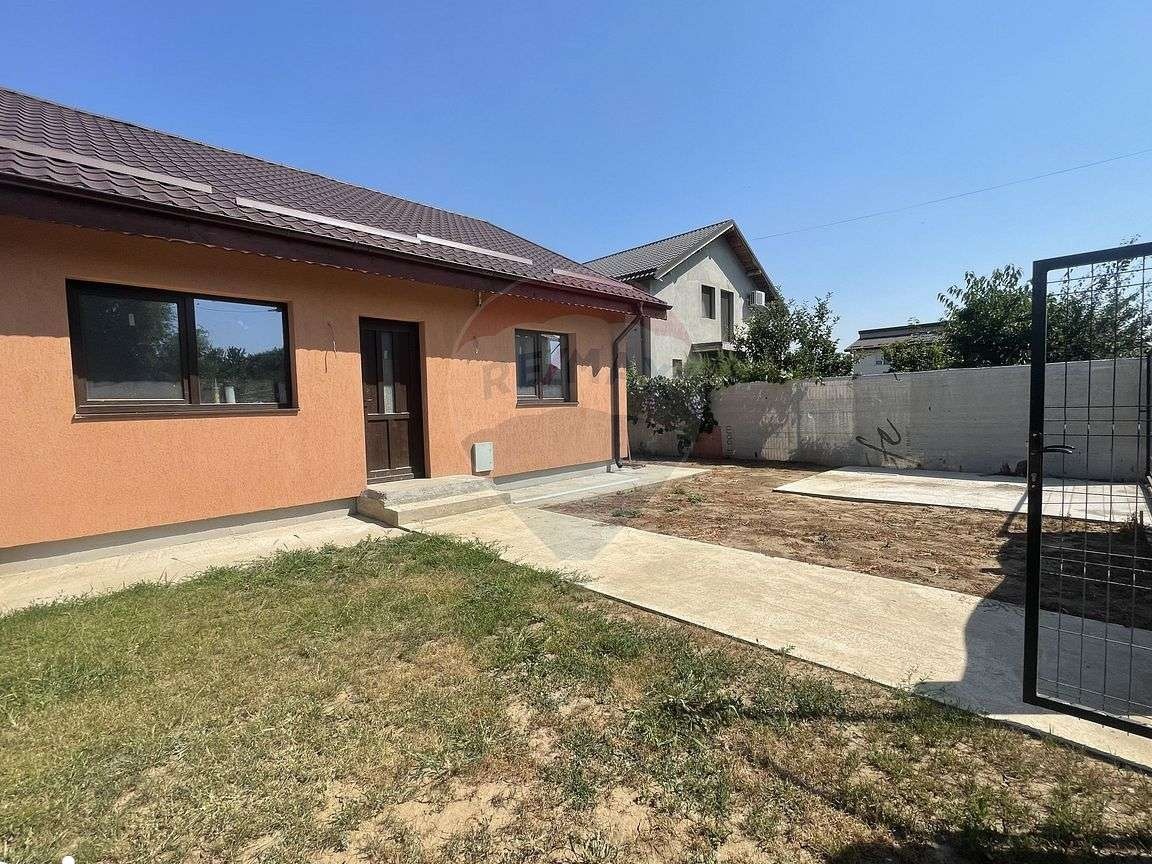 Casă 3 Camere cu 256 MP Teren, zona linistita in Clinceni