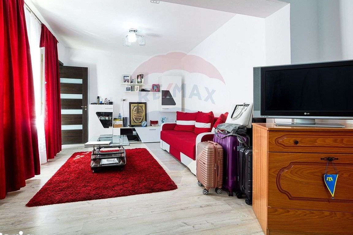 Casă 3 camere cu teren de 990 mp