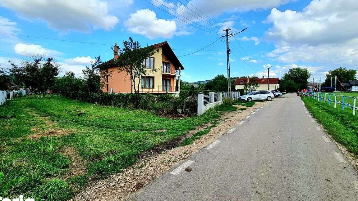 Casa, 3 camere,  de vânzare, în Vlaha