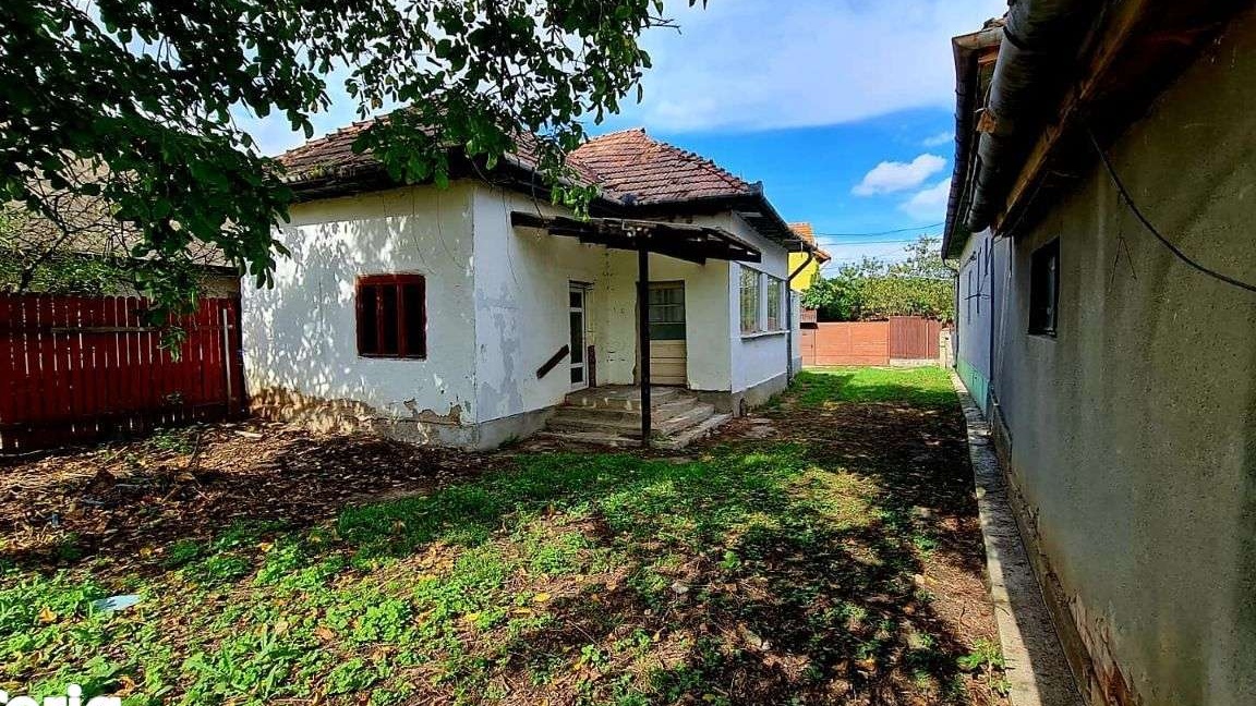 Casa, 3 camere,  de vânzare, în Vlaha