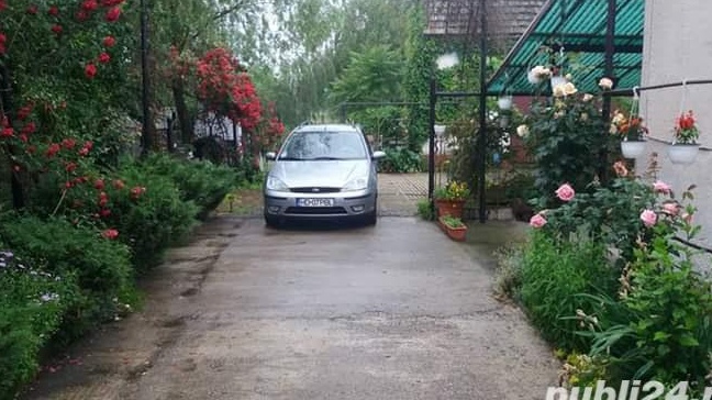 Casă 3 camere ,toate utilitățile, terasă, gradină + teren intravilan
