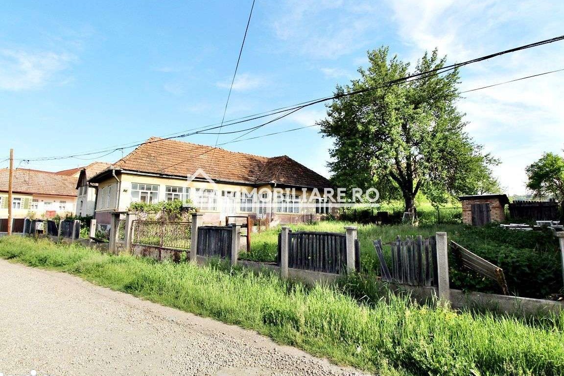 Casa 3 dormitoare, Voiniceni, pentru investitii, 17 ari teren