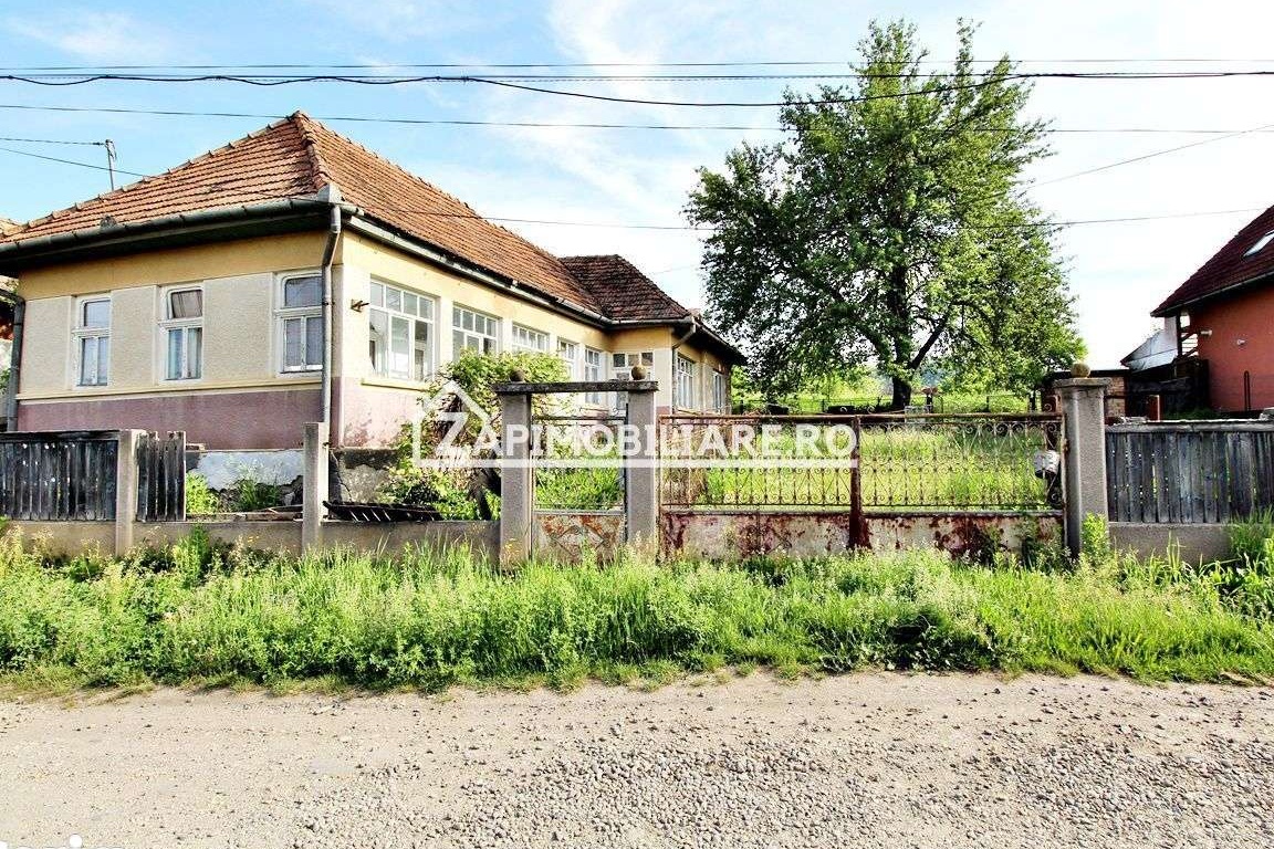Casa 3 dormitoare, Voiniceni, pentru investitii, 17 ari teren