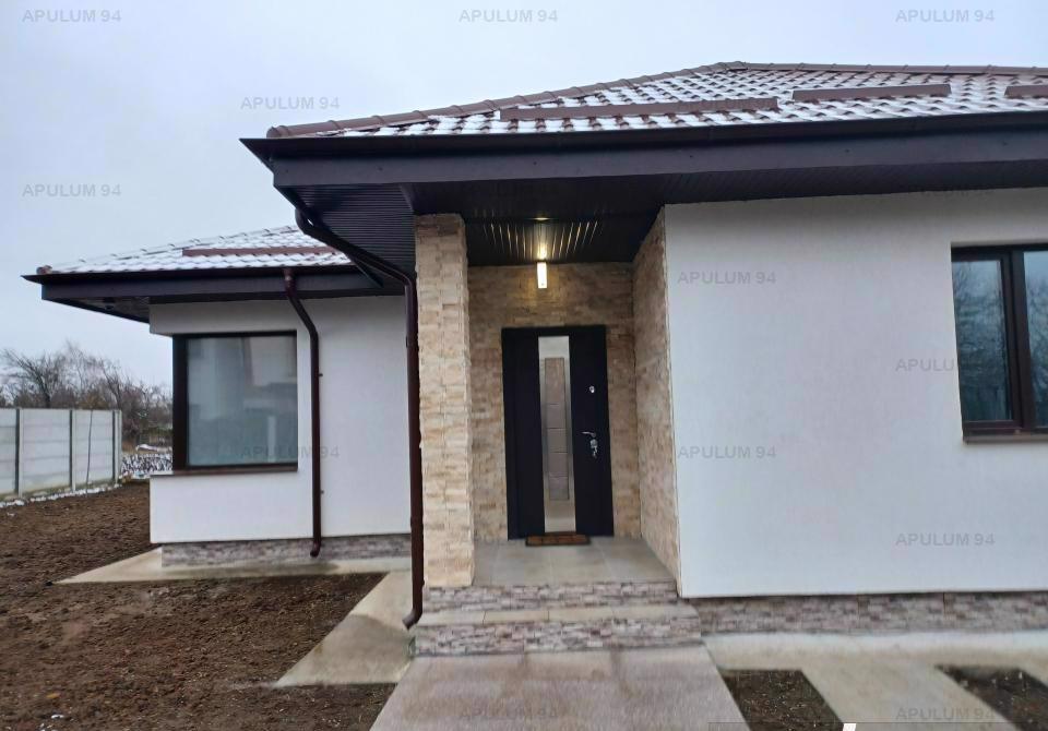 Casa 4 camere parter, 106 mp utili, curte 462, între 2 păduri