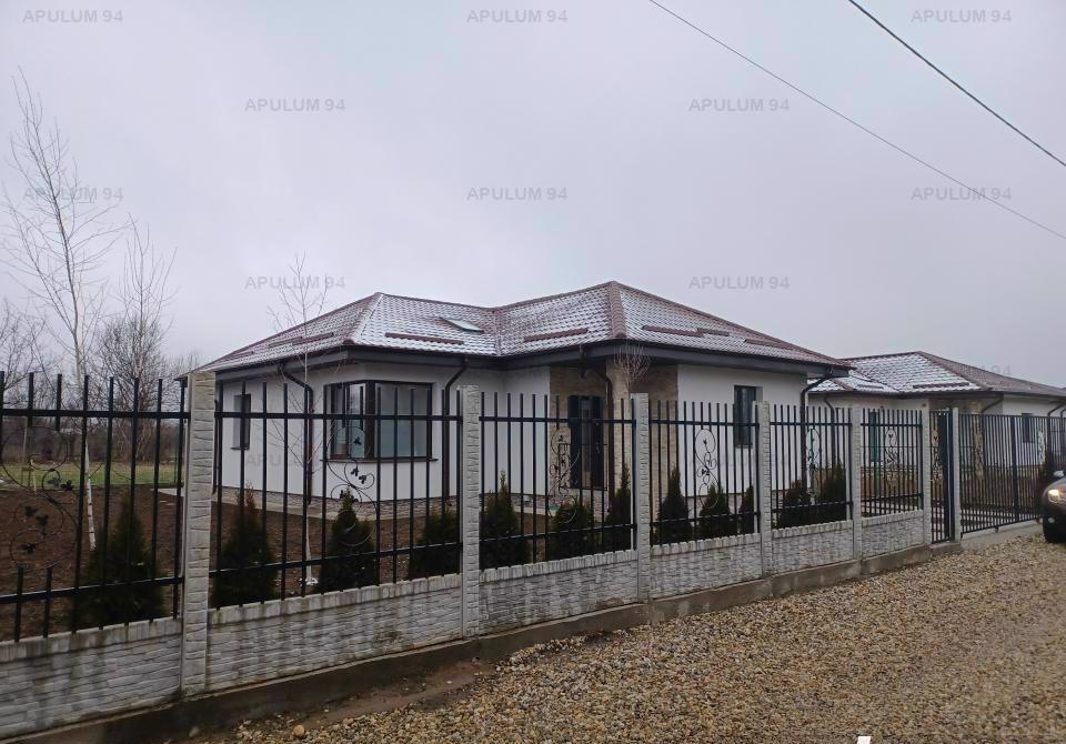 Casa 4 camere parter, 106 mp utili, curte 462, între 2 păduri