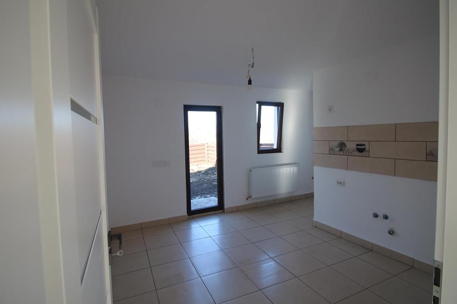 CASĂ 4cam, 2bai, VĂ PUTETI MUTA, PRIMĂRIE - VALEA LUPULI