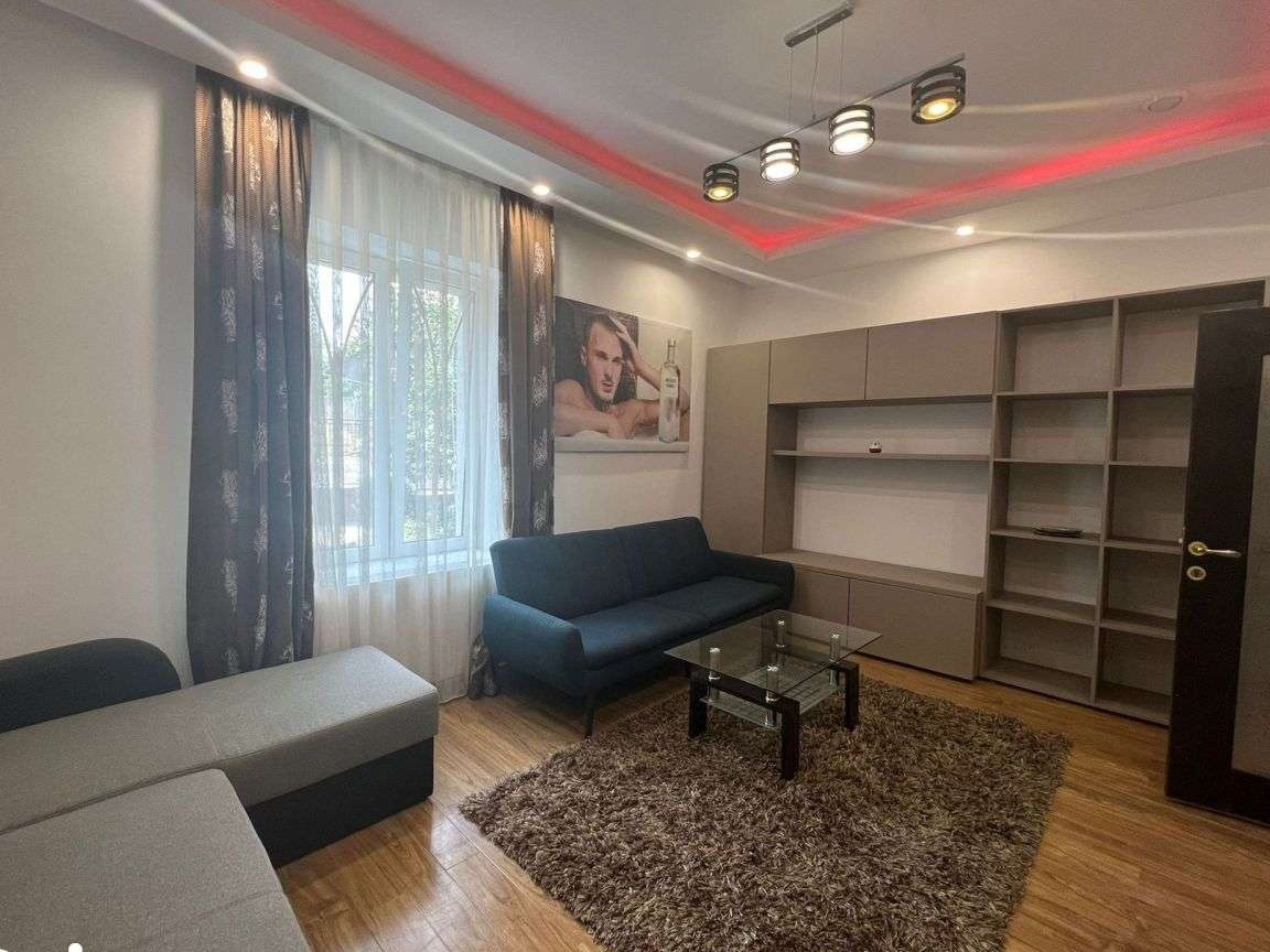 Casa Andrei Muresanu de inchiriat