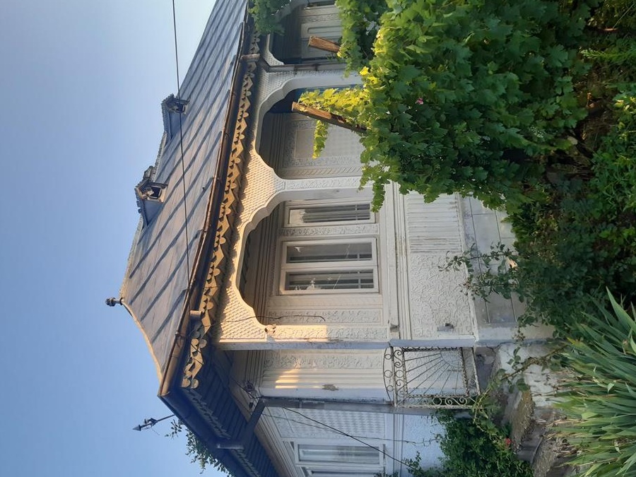 Casă bătrânească de vânzare Sascut Bacău