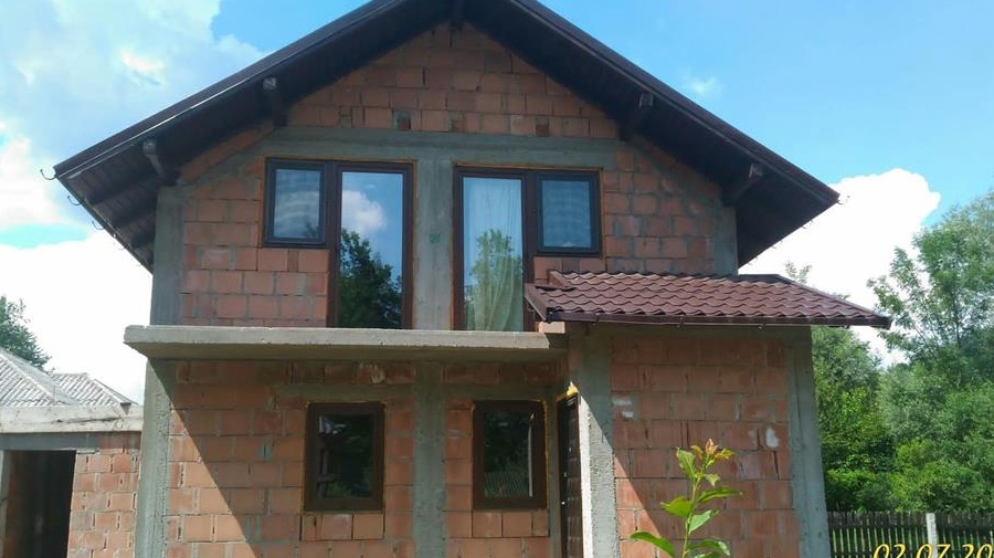 Casa caramida 3 camere