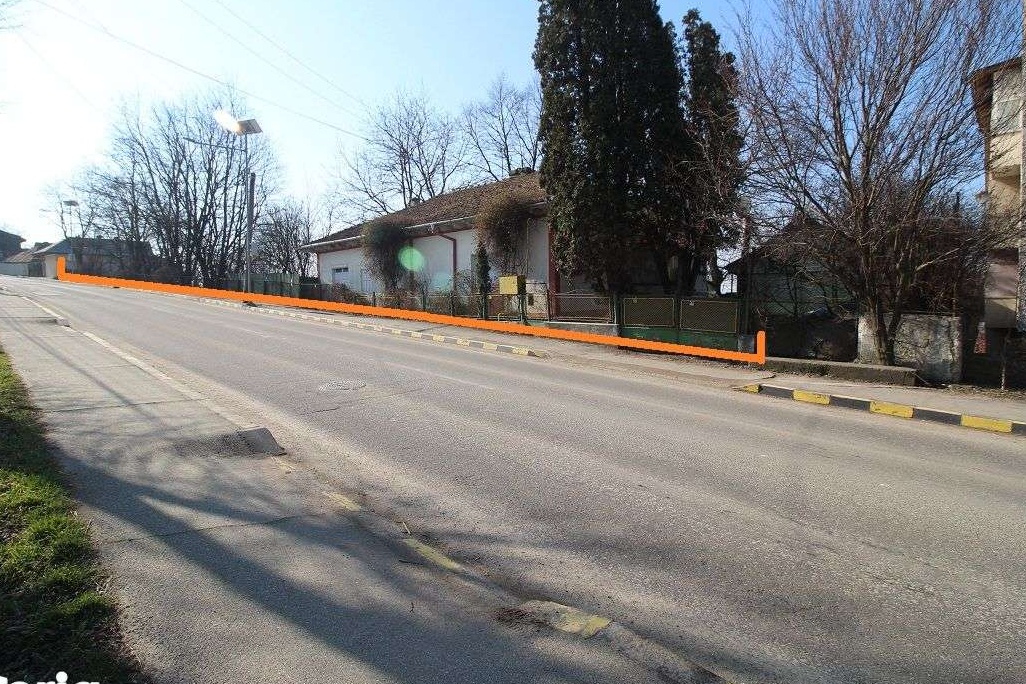 Casa Caramida Zona Centrala Buhusi 4002 mp Negociabil