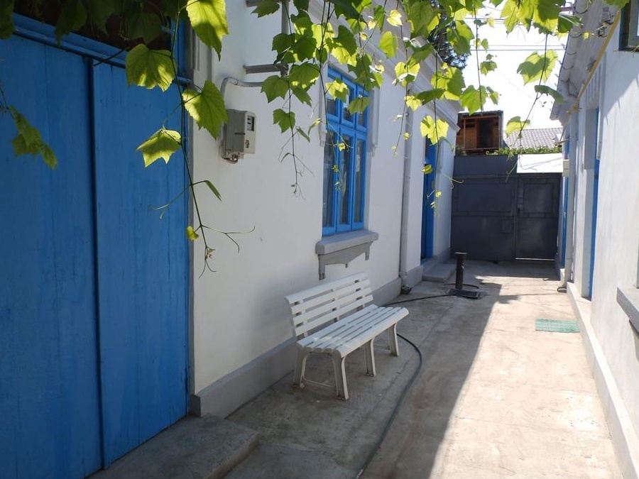 casa centru curte gradina garaje