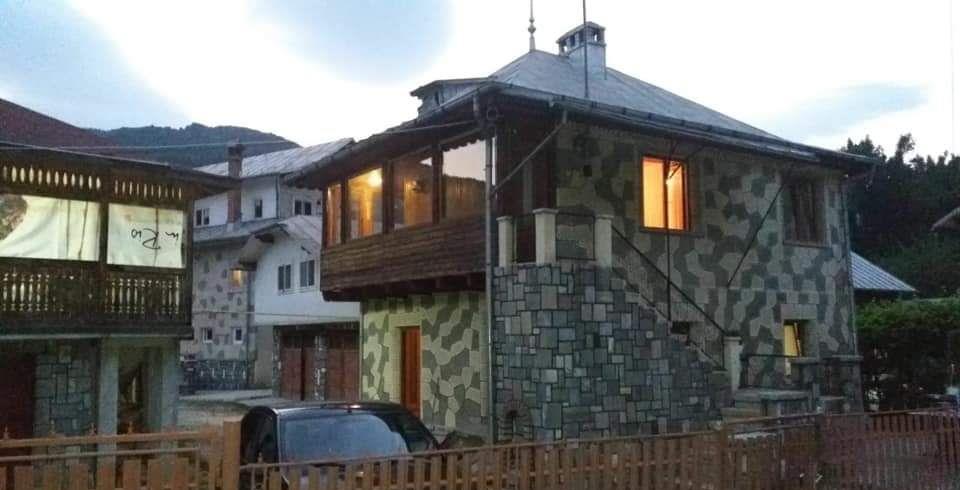 casa comarnic