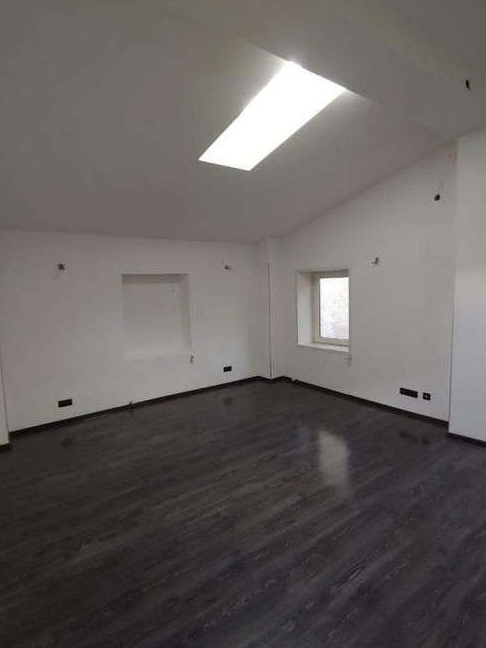 Casa consolidata in anul 2003 - spatiu comercial