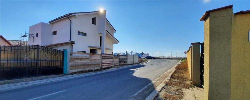 Casă construită într-un spațiu funcțional și util familiei tale