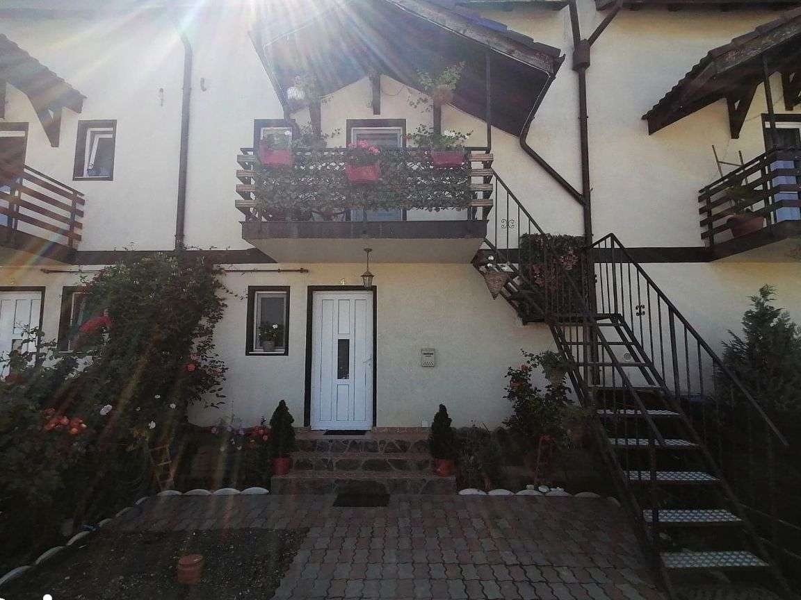 Casa cu 4 camere complet mobilata si utilata