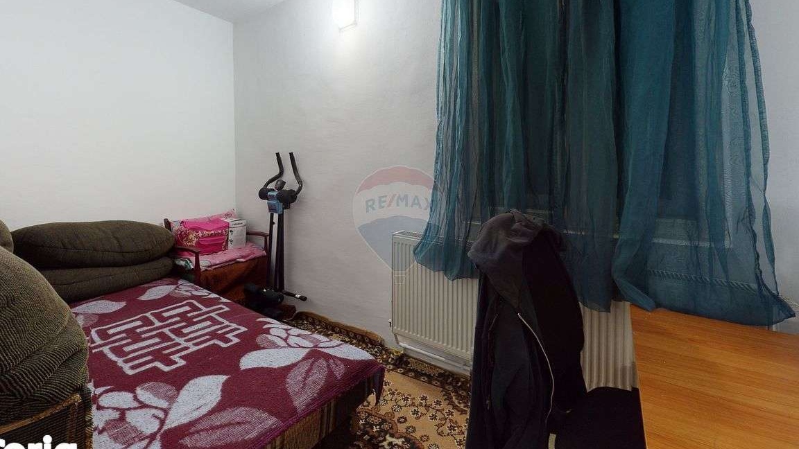 Casa cu 4 camere de vanzare în zona Ferentari.