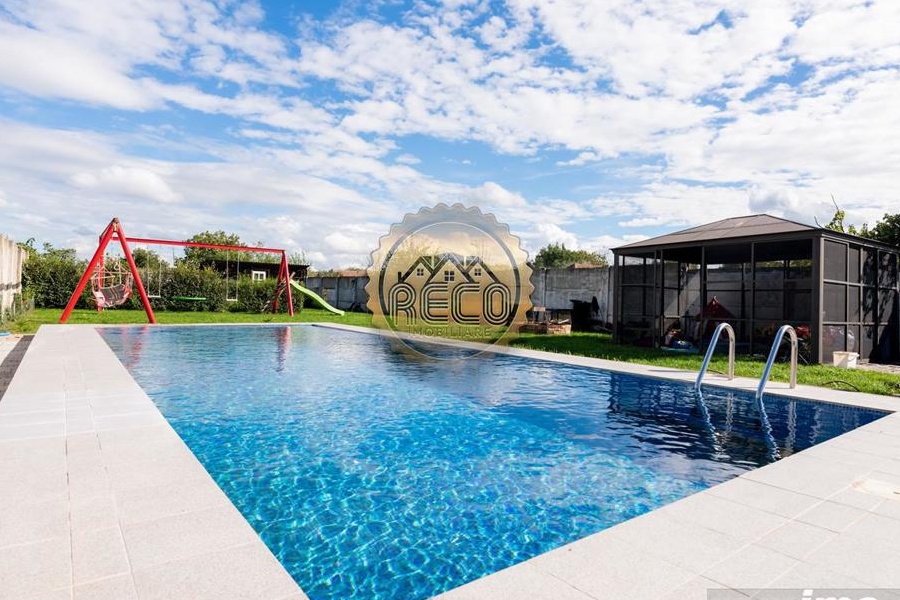 Casa cu 4 dormitoare si piscina,Palota,comuna Santandrei