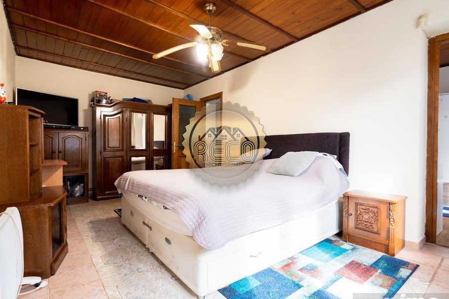 Casa cu 4 dormitoare si piscina,Palota,comuna Santandrei