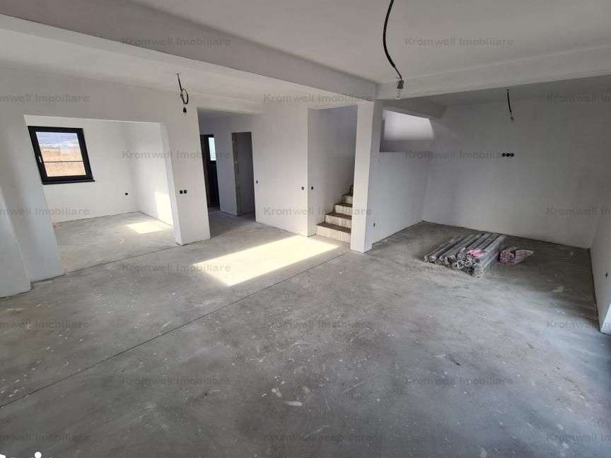 Casa cu 450mp de curte in Cristian