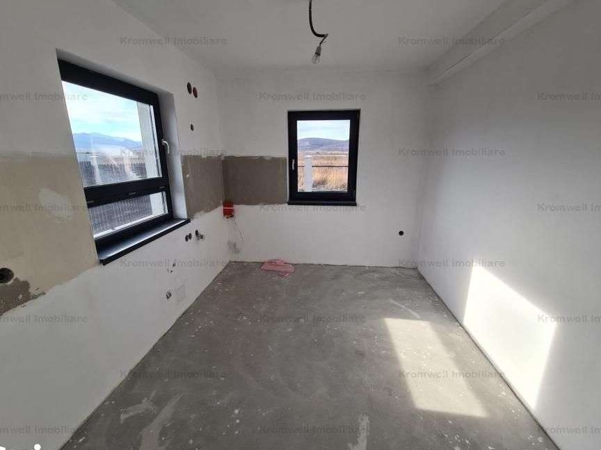 Casa cu 450mp de curte in Cristian