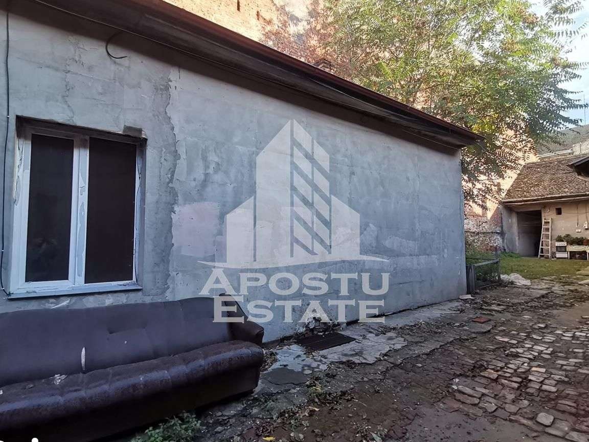 Casa cu 5 apartamente, teren 726mp, Piata Traian