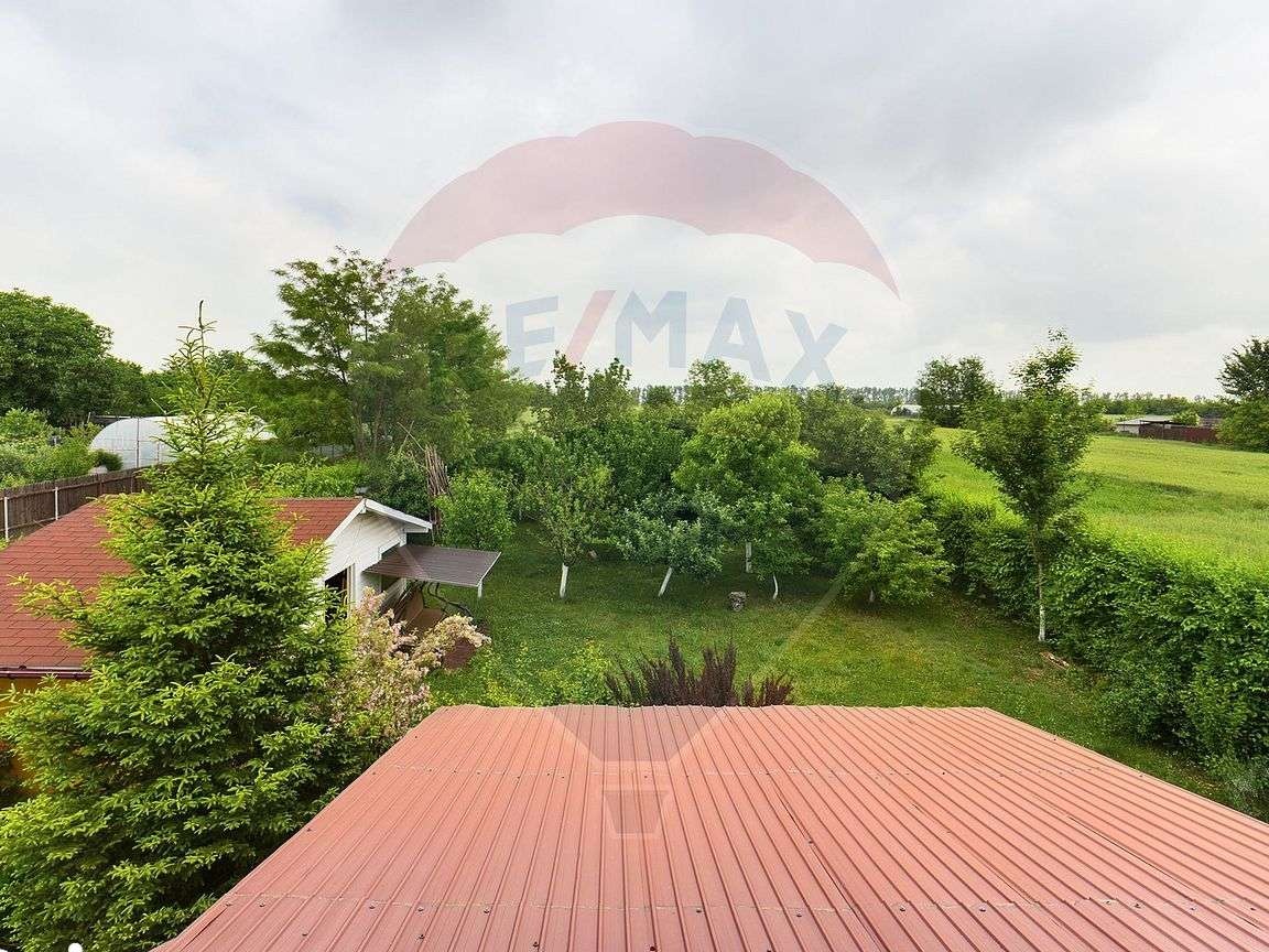 Casă cu 5 camere Teren 5200 mp Garaj Magazie in Silistea Snagovului