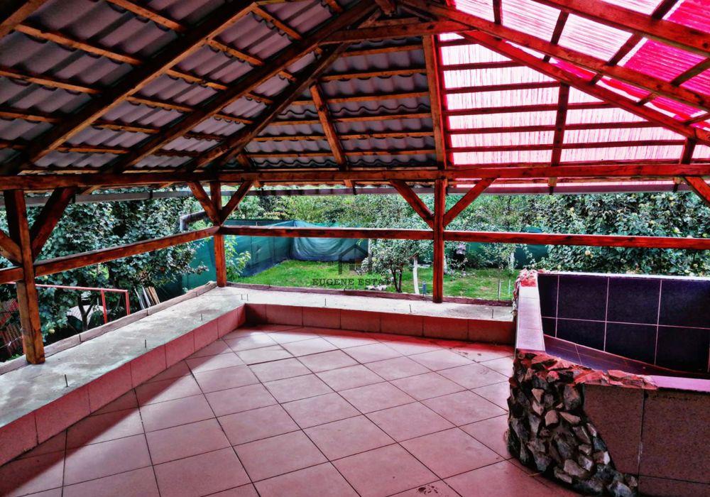Casa cu doua intrari Ciarda Rosie .