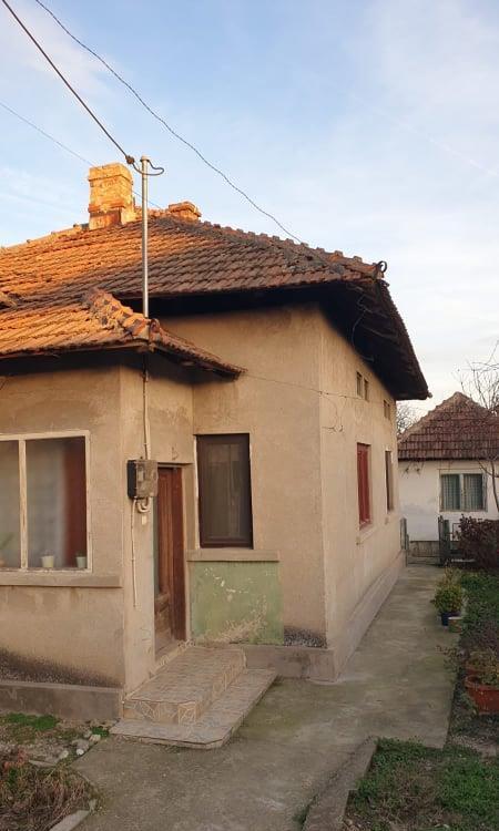 Casa cu gradina mare si multe oportunitati