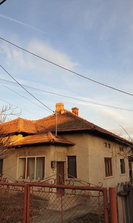Casa cu gradina mare si multe oportunitati