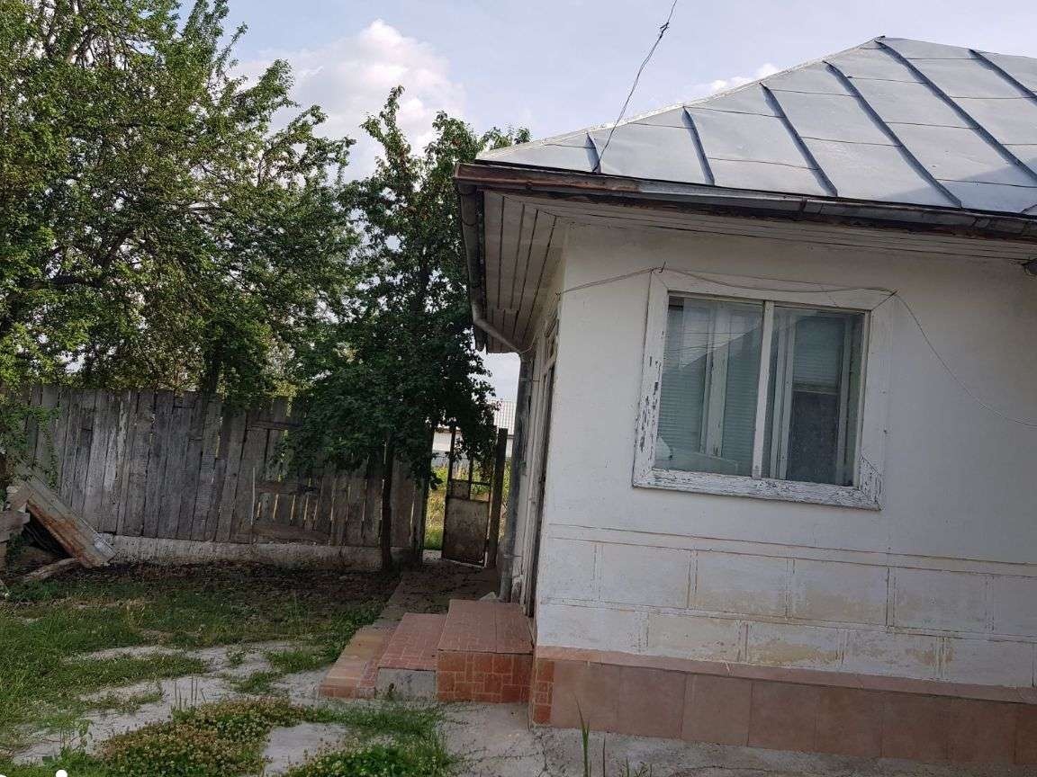 CASA cu teren 1000 mp-central comuna Vanatori-Vrancea- COMISION 0%