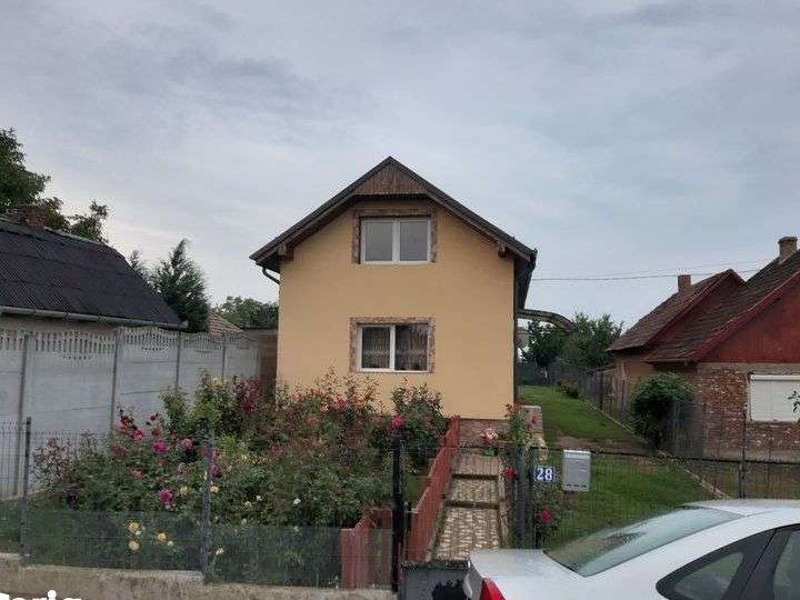 Casă cu teren 9 ari sat.Oar