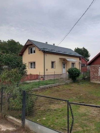 Casă cu teren 9 ari sat.Oar