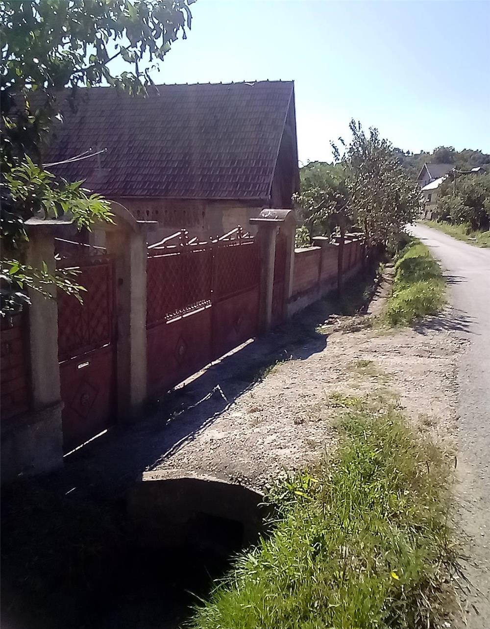 Casa cu teren de vinzare