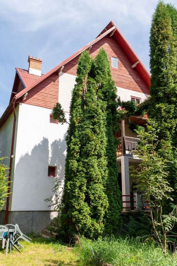 Casa cu teren  Moieciu de jos