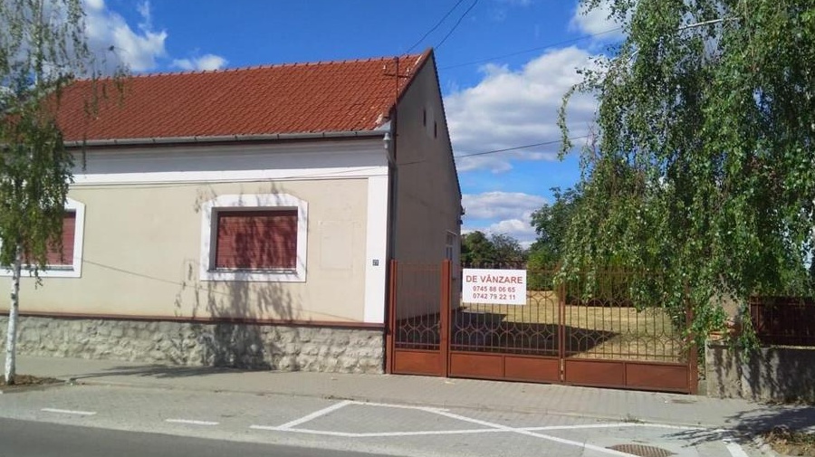 Casa cu teren pt birouri sau activități comerciale   Tileagd, centru