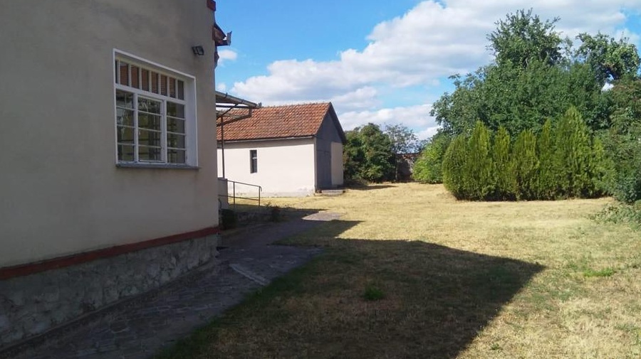 Casa cu teren pt birouri sau activități comerciale   Tileagd, centru