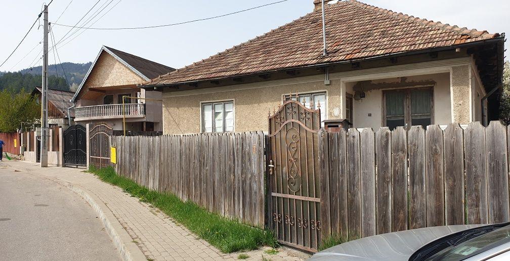 Casă cu toate utilitățile