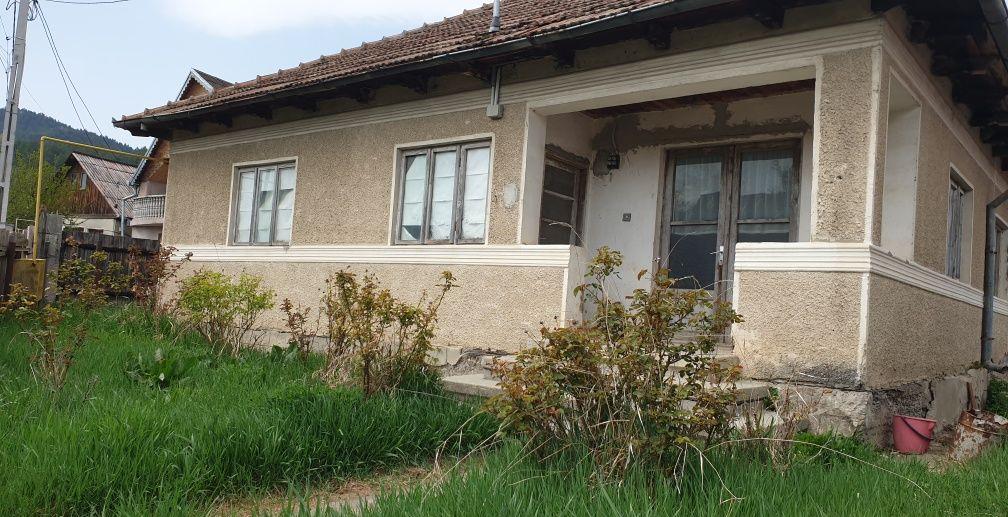Casă cu toate utilitățile