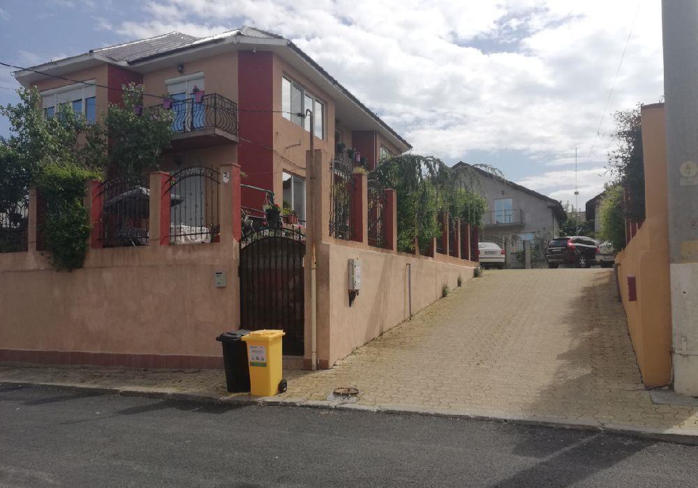 Casa cu vedere la lac