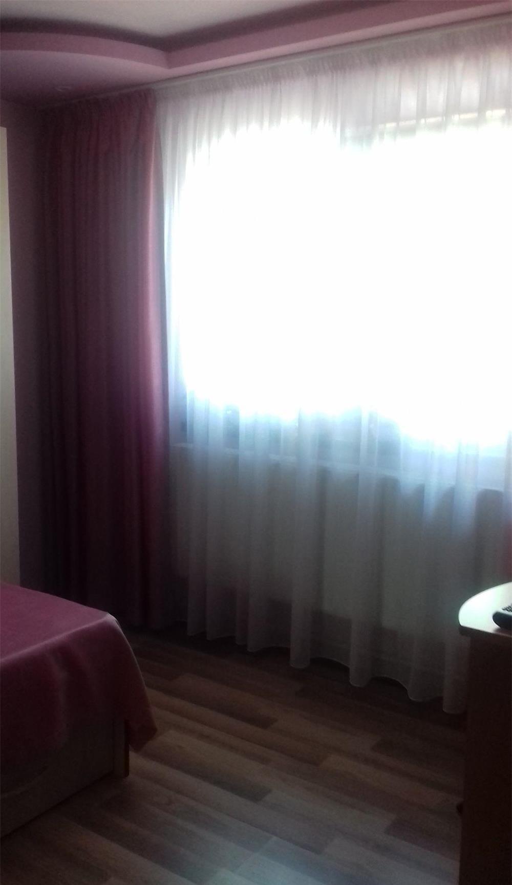 casa curte de vanzare