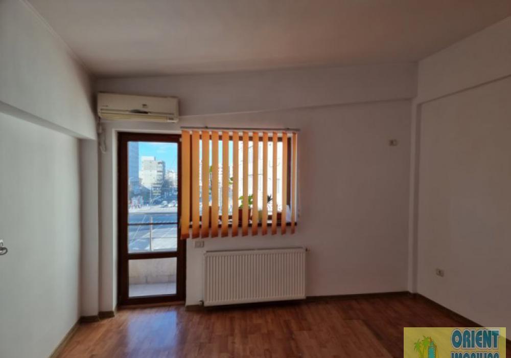 Casa de Cultura, spatiu birouri, 3 camere, inchirieri Constanta