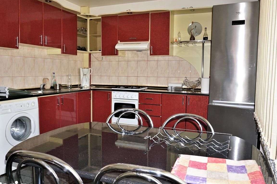 Casa de inchiriat, central, duplex, garaj interior