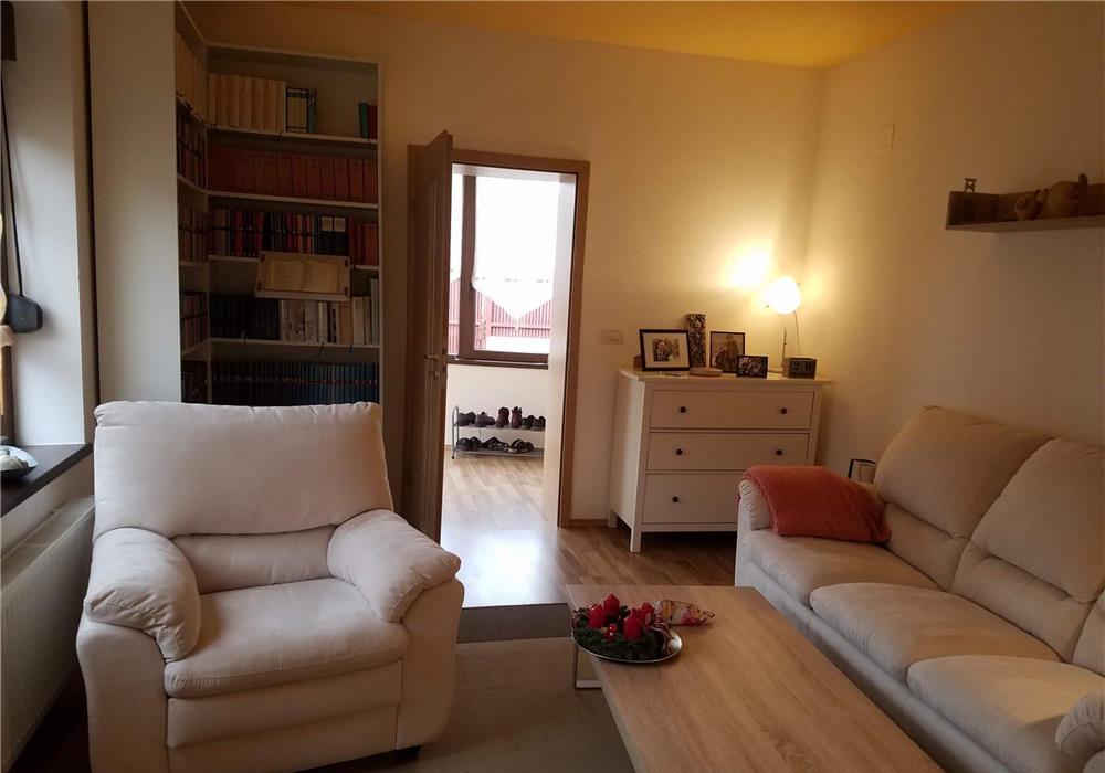 Casa de inchiriat cu curte!